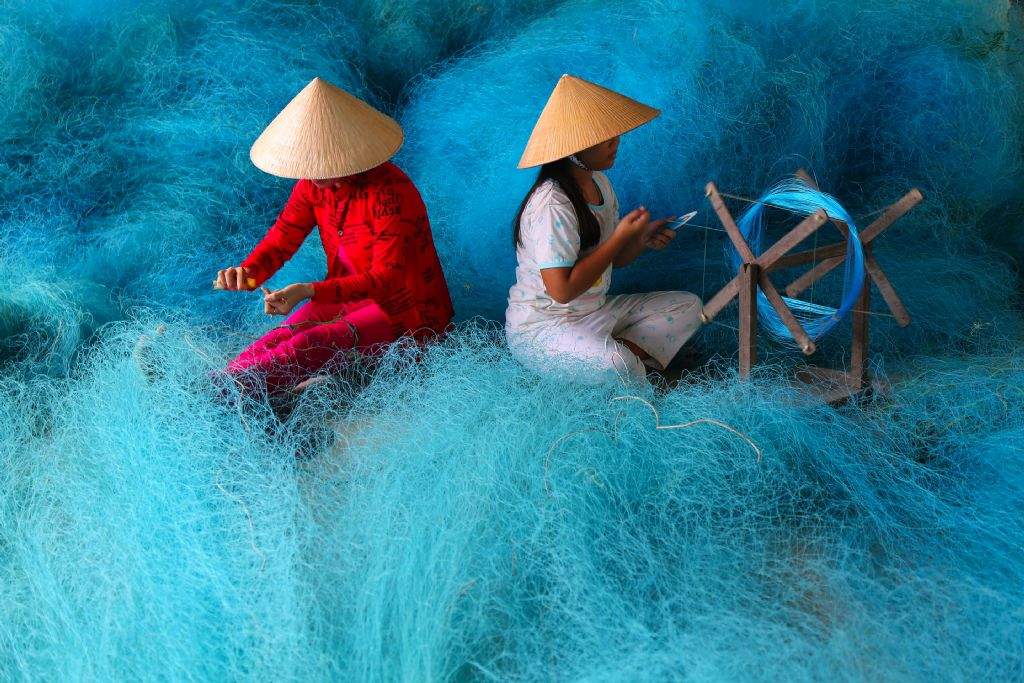 12. KEZ KADIN GÖZÜYLE HAYATTAN KARELER