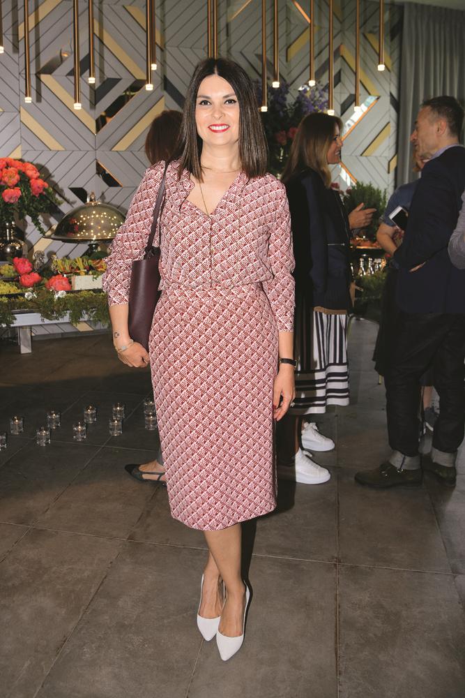 FIVE O’CLOCK HAYALLERİN PEŞİNDE