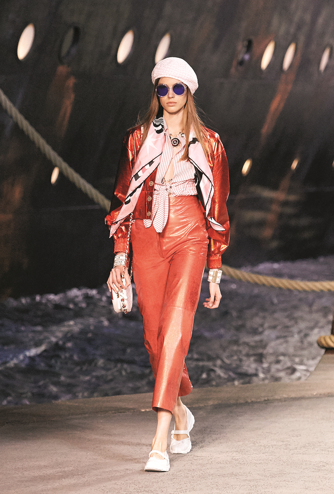 CHANELDEN YOLCULUK VAKTİ