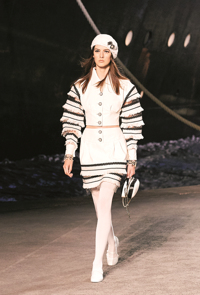 CHANELDEN YOLCULUK VAKTİ