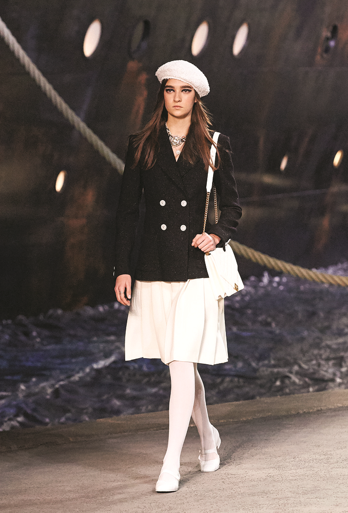 CHANELDEN YOLCULUK VAKTİ