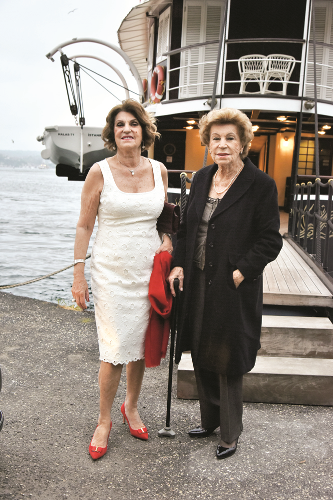 CEMRE BİRANDIN NOSTALJİK DAVETİ