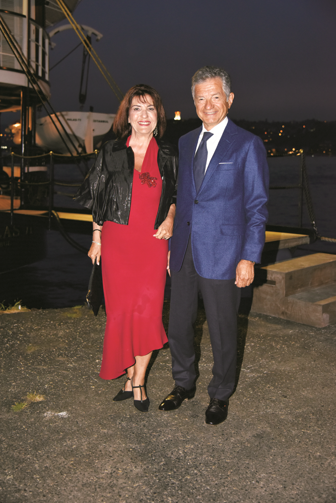 CEMRE BİRANDIN NOSTALJİK DAVETİ