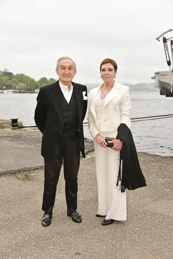 CEMRE BİRANDIN NOSTALJİK DAVETİ