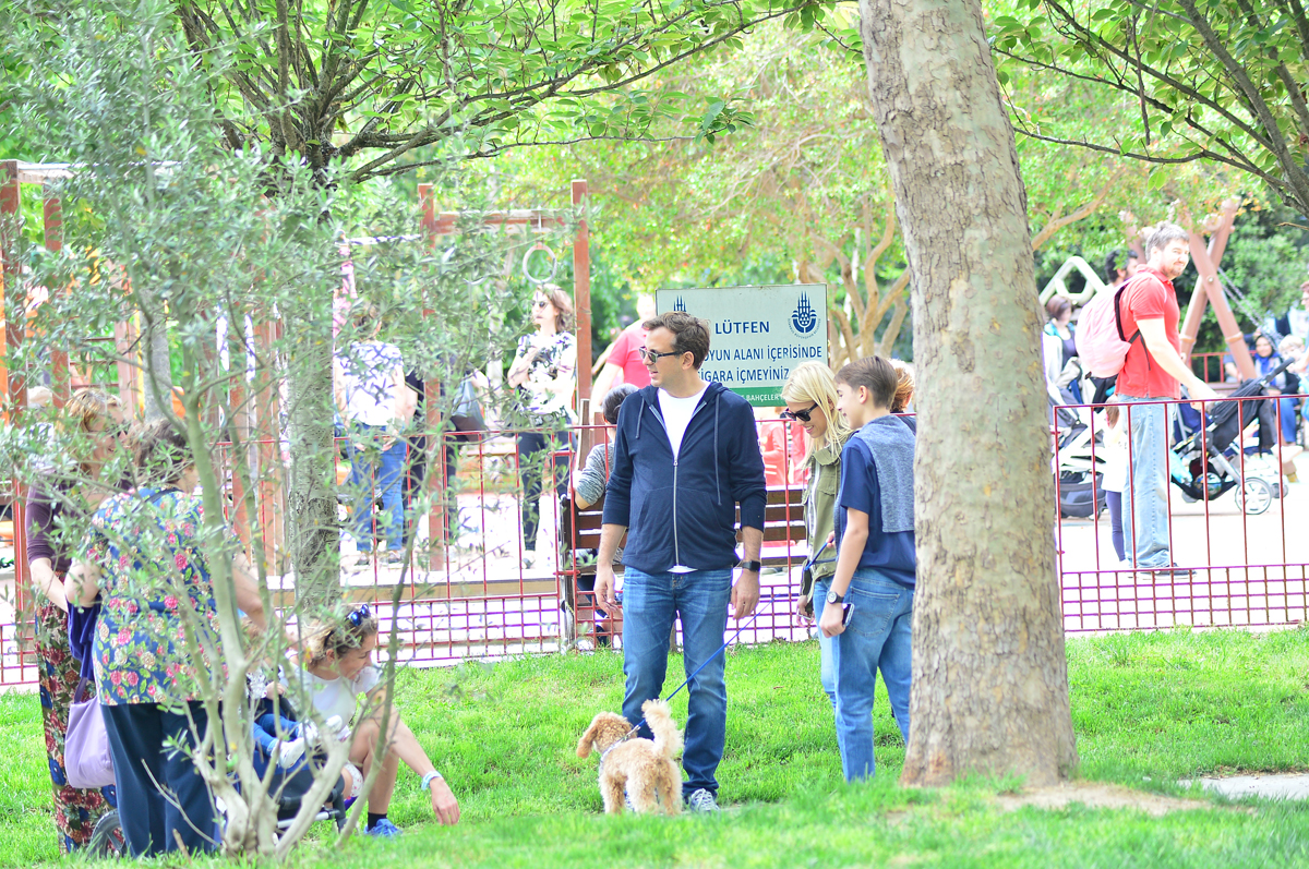 PARKTA YÜRÜYÜŞ ZAMANI