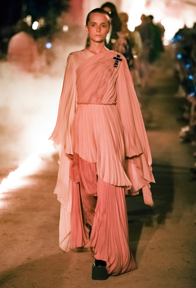 GUCCI CRUISE 2019 MODA ŞOVU