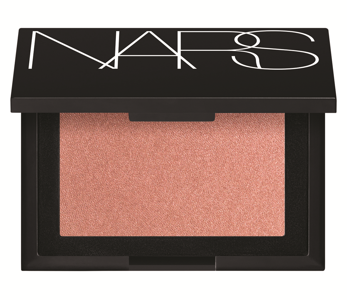 MAKYAJ ÇANTASINDA NELER OLMALI