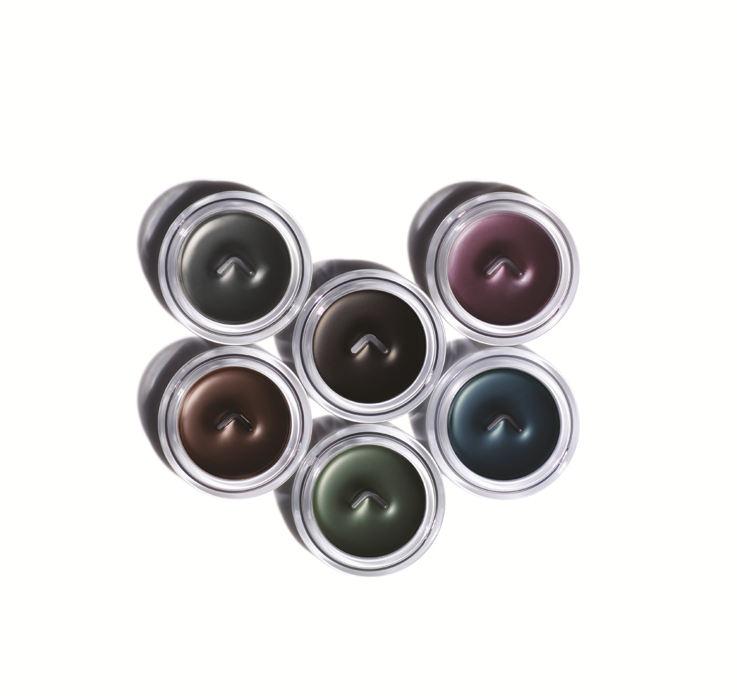 MAKYAJ ÇANTASINDA NELER OLMALI