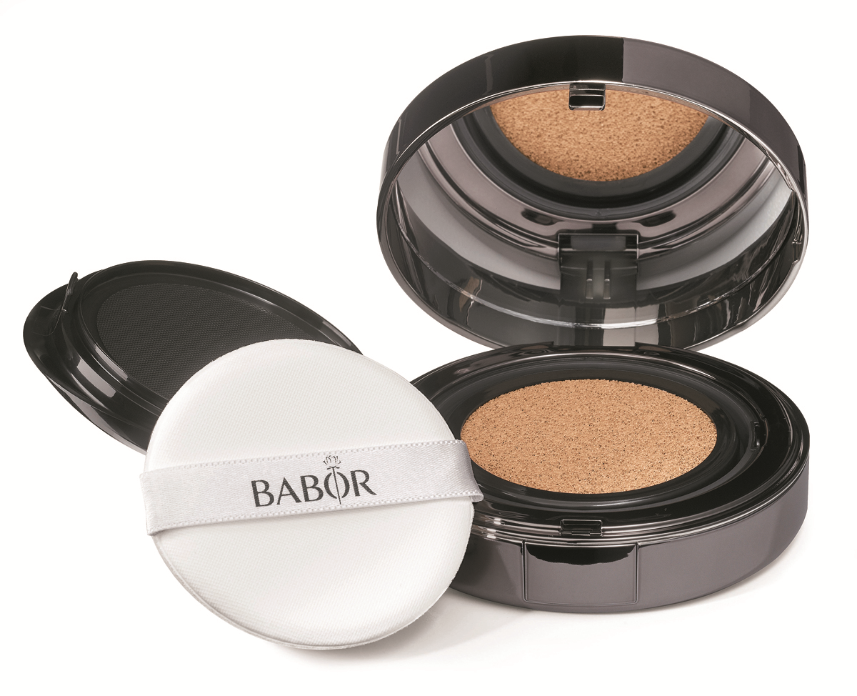 MAKYAJ ÇANTASINDA NELER OLMALI