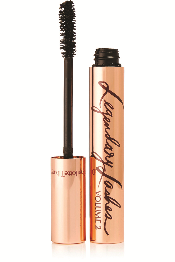 MAKYAJ ÇANTASINDA NELER OLMALI