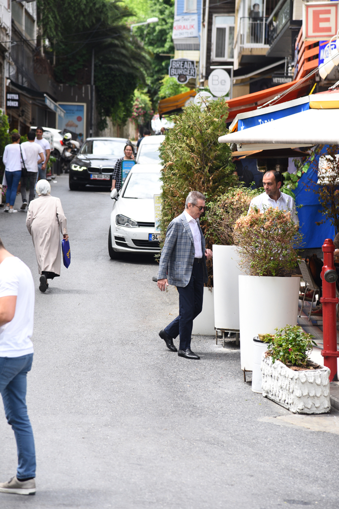 KİM NEREDE, NE YAPIYOR?