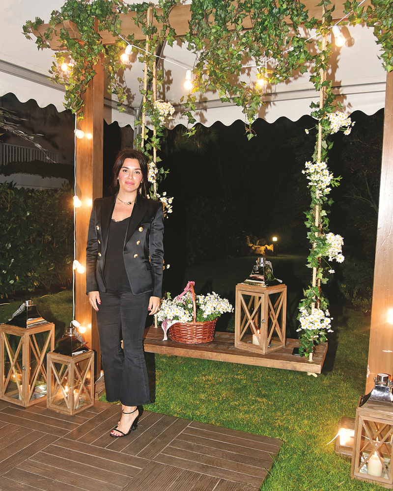 BAHÇEDE İFTAR YEMEĞİ