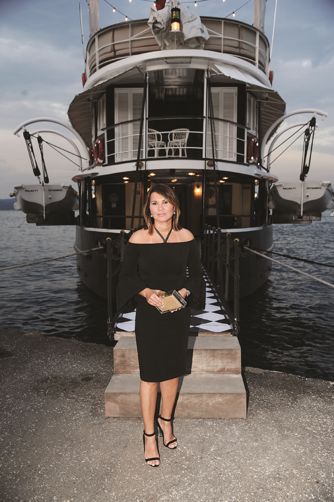 SİYAH BEYAZLI KUTLAMA