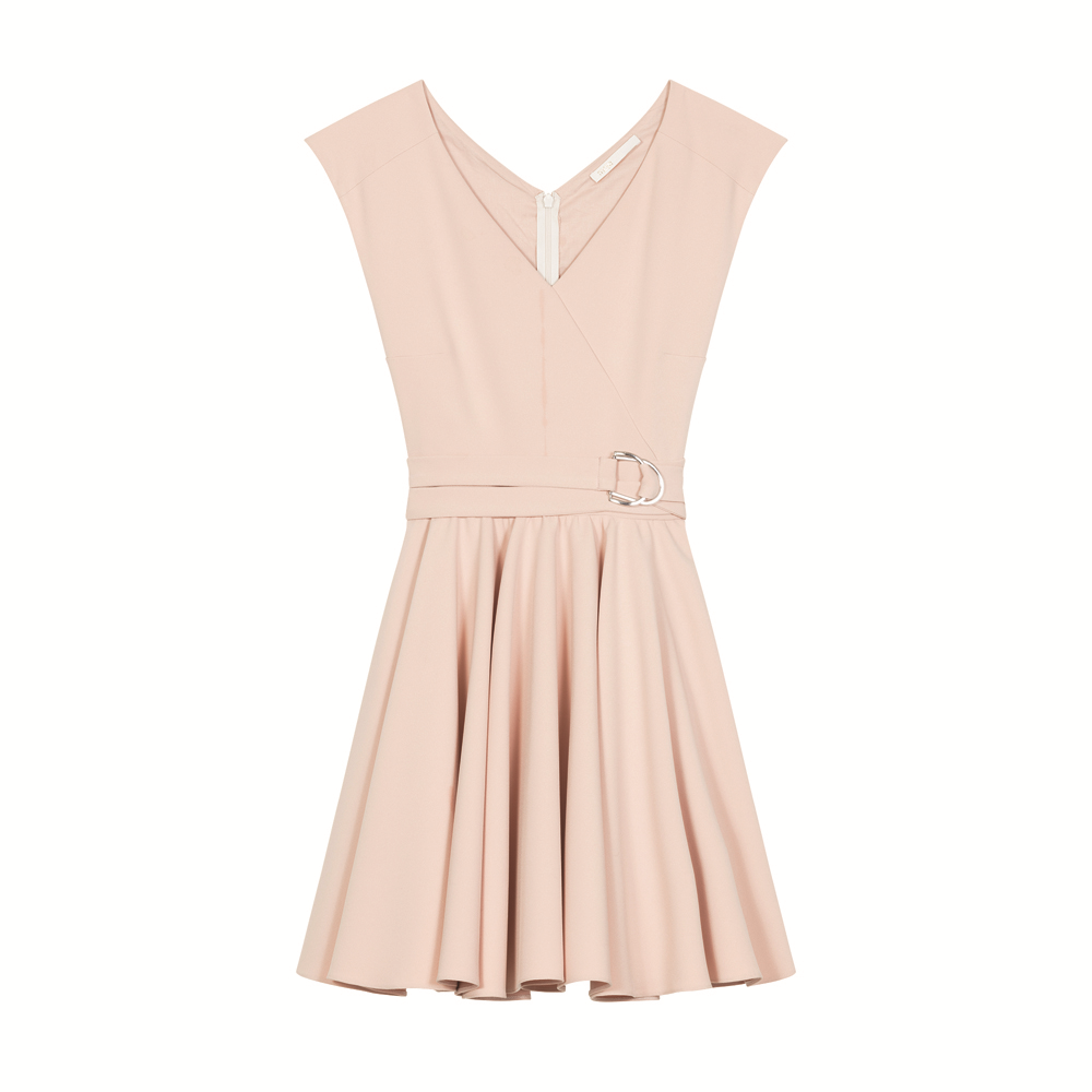 TEN RENGİ TRENDİ TASARIMLARDA