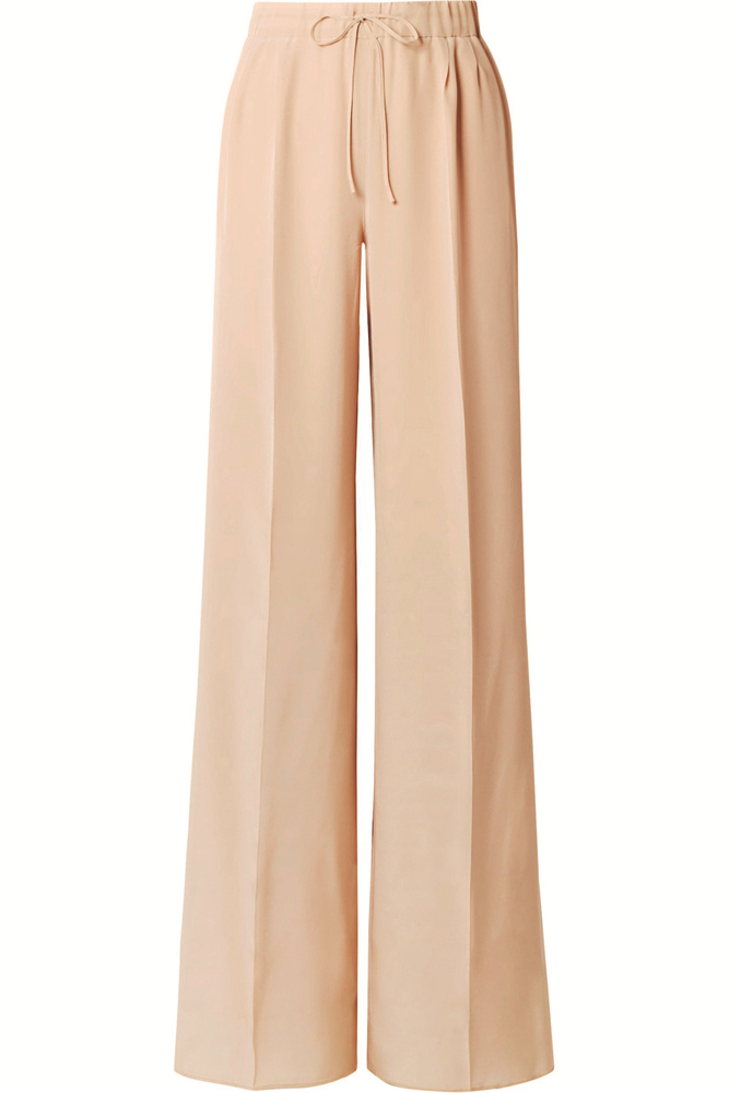 TEN RENGİ TRENDİ TASARIMLARDA