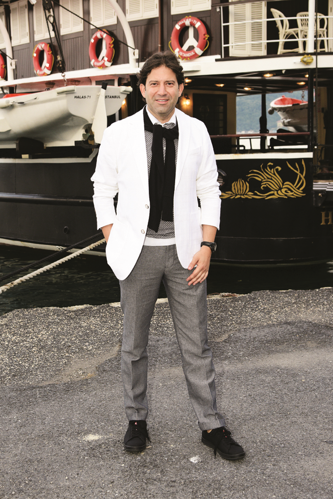 SİYAH BEYAZLI KUTLAMA