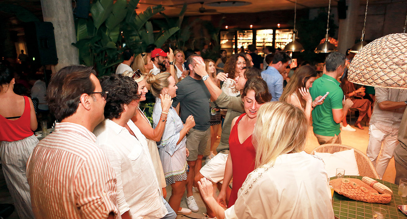 BARBAROS KOYU’NDA GÜN BATIMI PARTİSİ