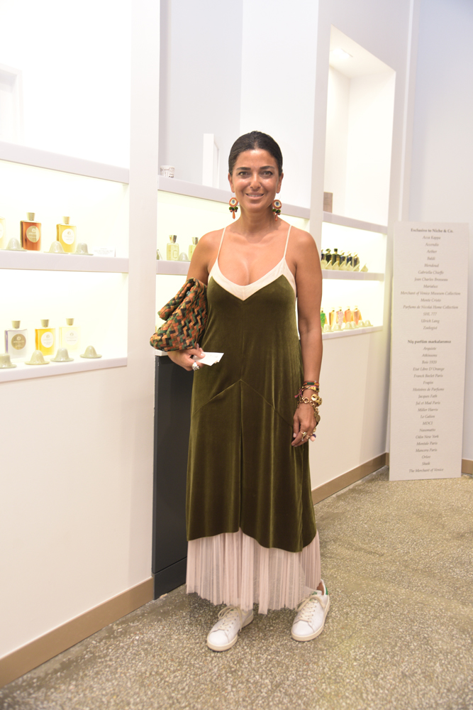 ALEM EV SAHİPLİĞİNDE SERGİ AÇILIŞI