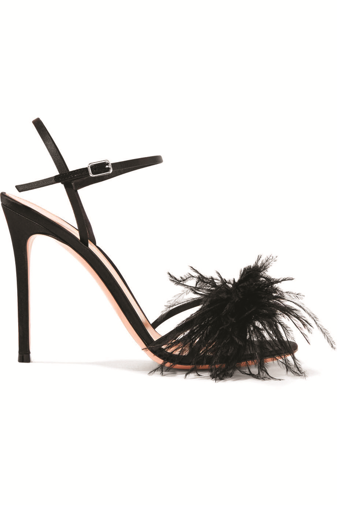 MARTHA HUNT'IN FEMİNEN STİLİ