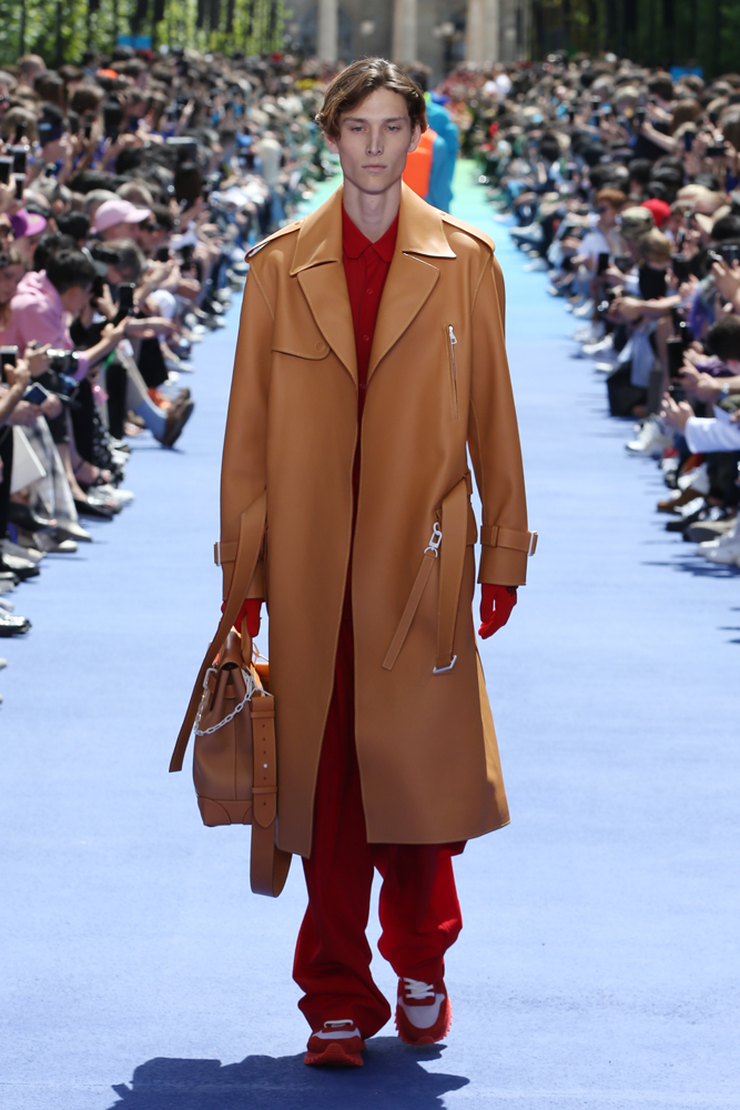 LOUIS VUITTON İLKBAHAR/YAZ 2019 ERKEK DEFİLESİ