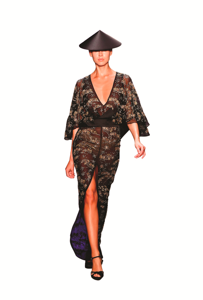 HAFTANIN TASARIMCISI ÖZGÜR MASUR