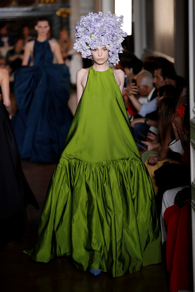 VALENTINO HAUTE COUTURE 