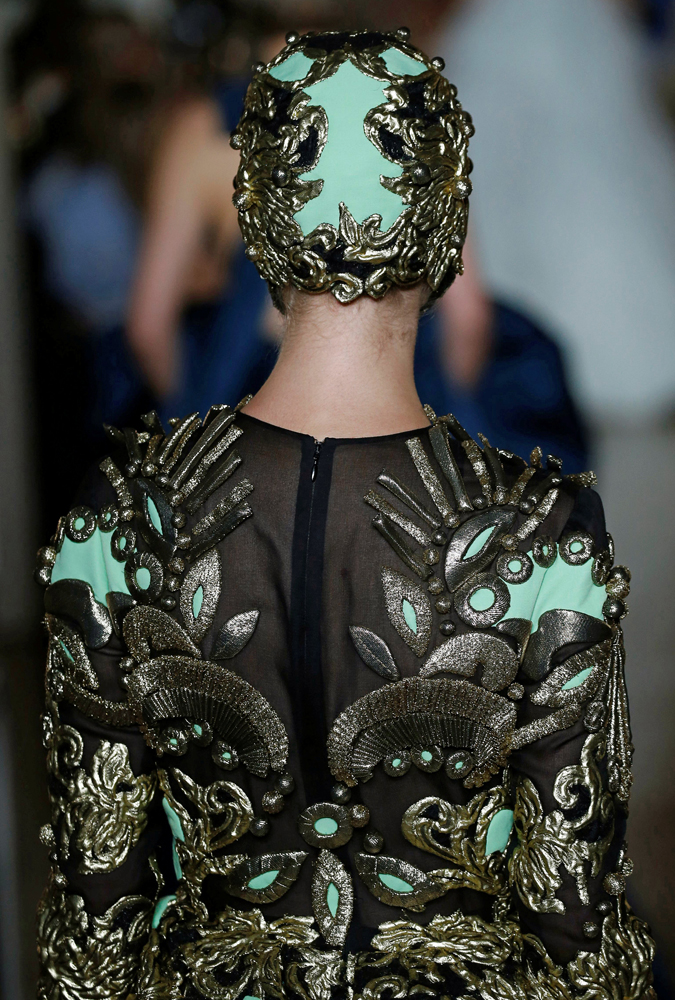 VALENTINO HAUTE COUTURE 