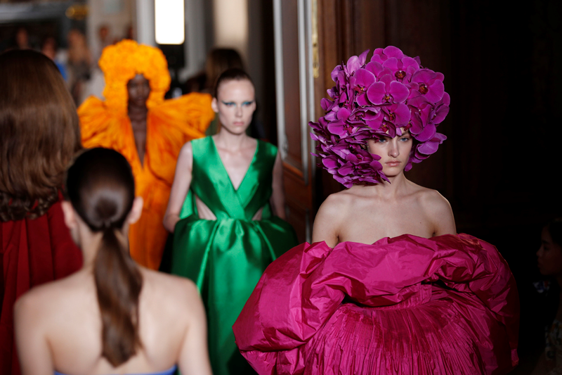 VALENTINO HAUTE COUTURE 