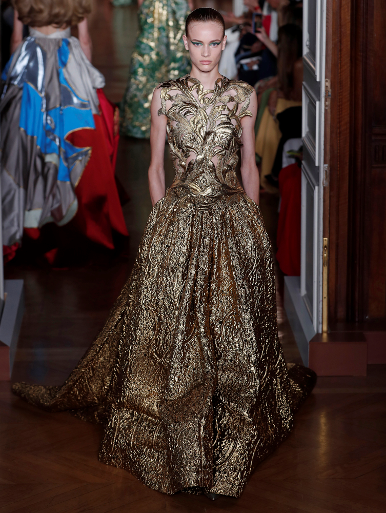 VALENTINO HAUTE COUTURE 