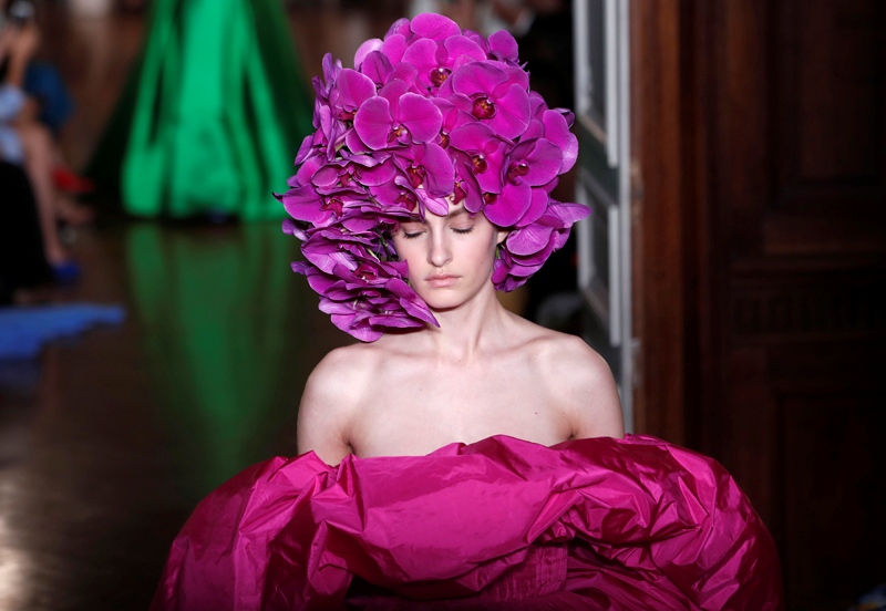 VALENTINO HAUTE COUTURE 