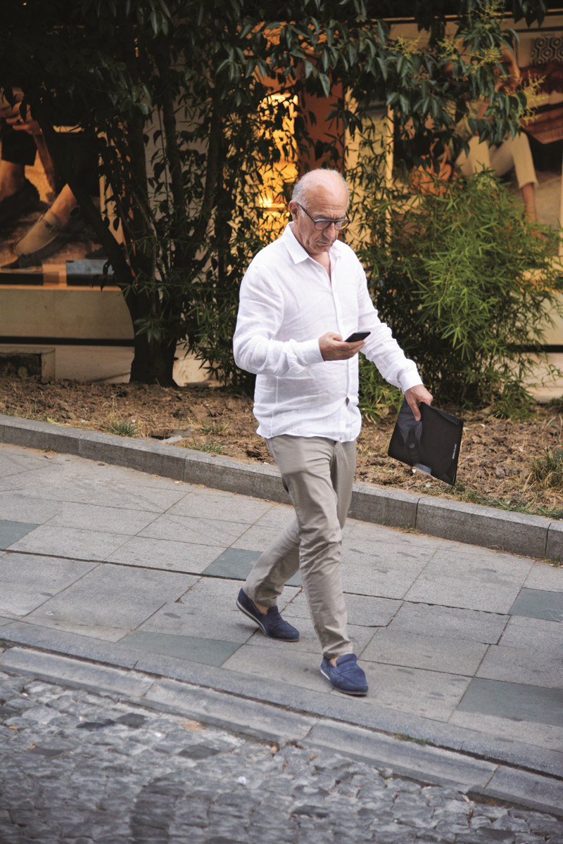 BERNA ÇEBİ NİŞANTAŞI'NDA ALIŞVERİŞTE