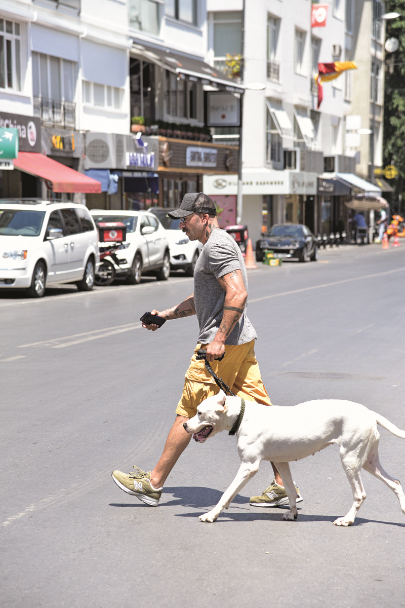 BERNA ÇEBİ NİŞANTAŞI'NDA ALIŞVERİŞTE