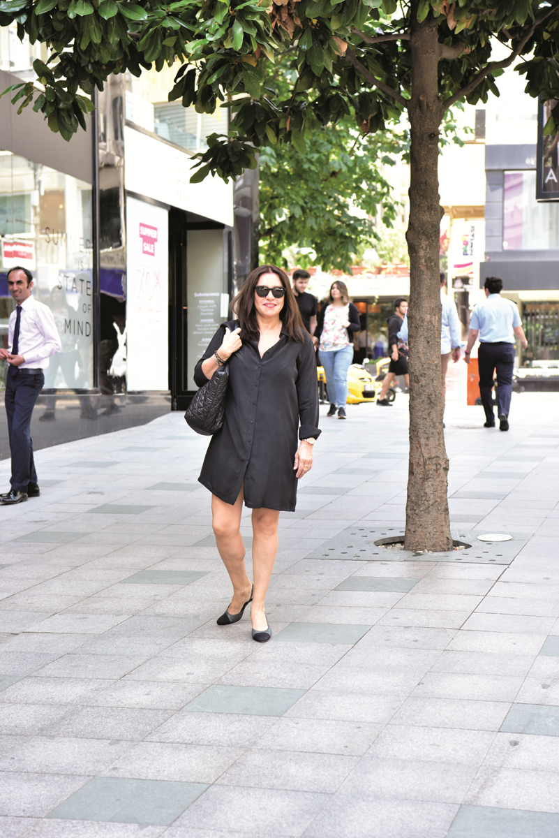 BERNA ÇEBİ NİŞANTAŞI'NDA ALIŞVERİŞTE