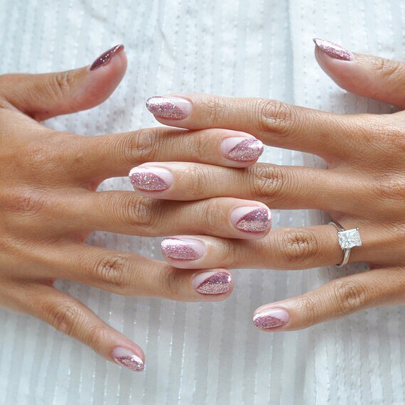 YAZ GELİNLERİ İÇİN NAİL ART ÖNERİLERİ