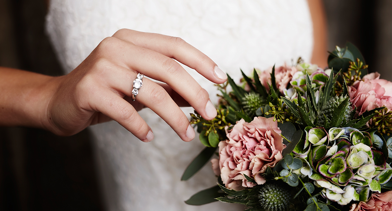 YAZ GELİNLERİ İÇİN NAİL ART ÖNERİLERİ