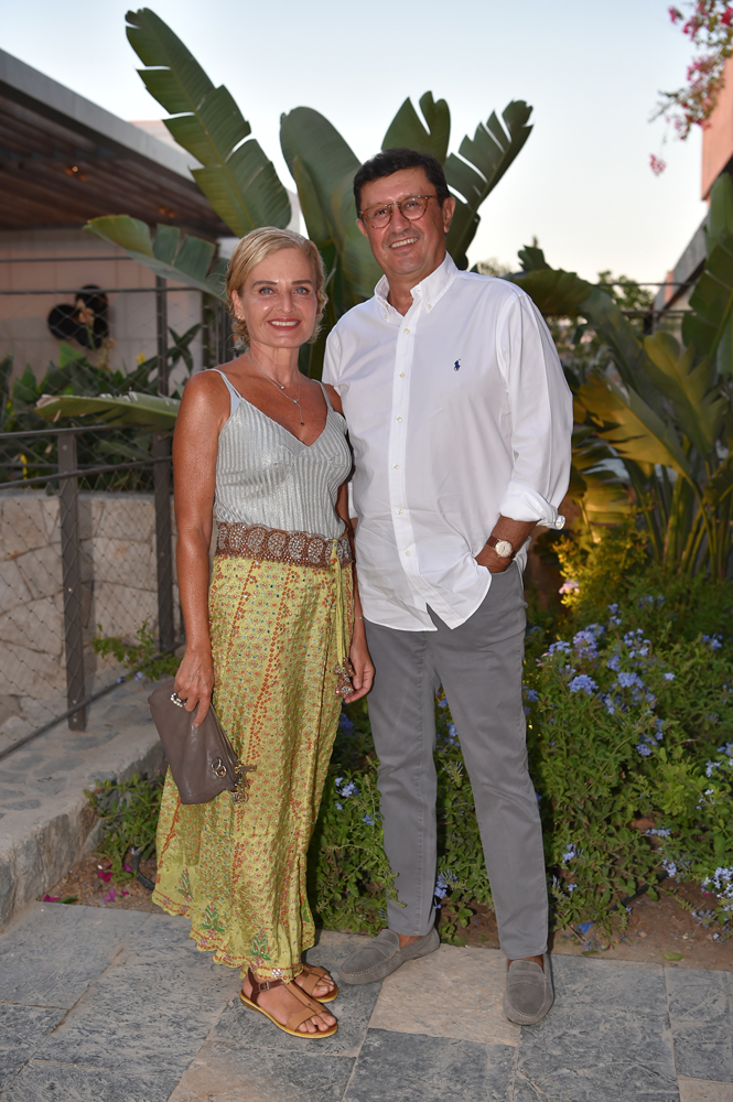 BODRUMDA SANAT DOLU DAVET