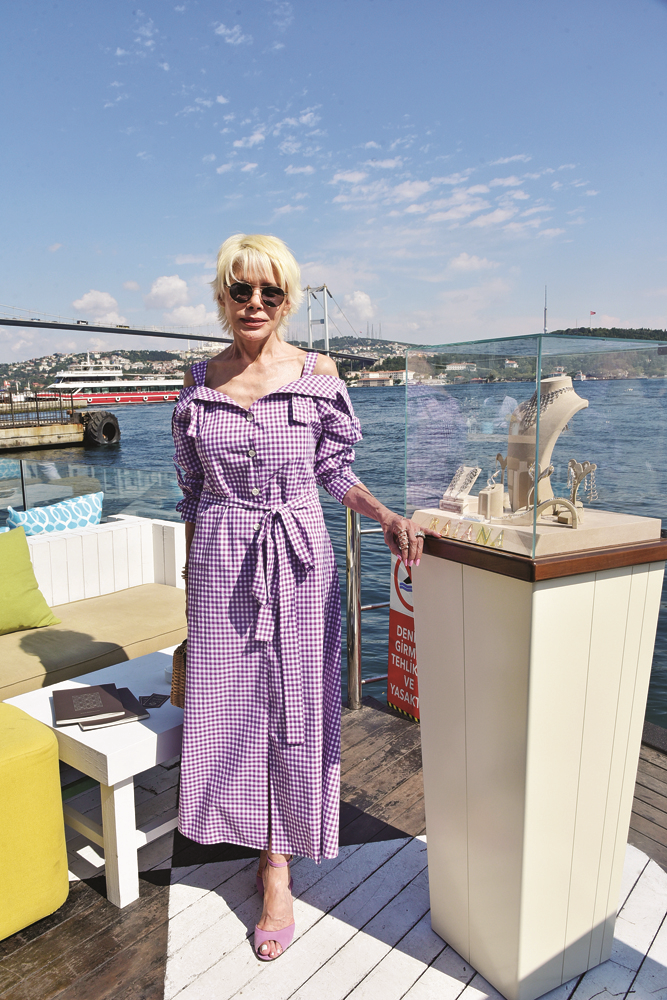 BOĞAZDA MÜCEVHER DAVETİ