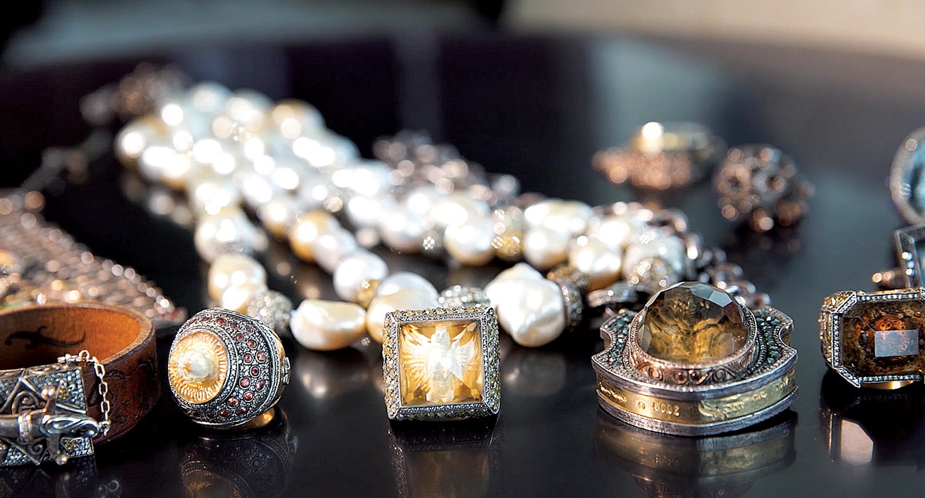 SEVAN BIÇAKÇI'DAN HOLLYWOOD MÜCEVHERLERİ