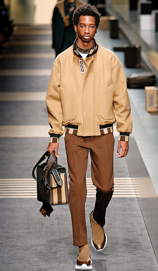 MEVSİM GEÇİŞLERİNDE NASIL GİYİNMELİ?