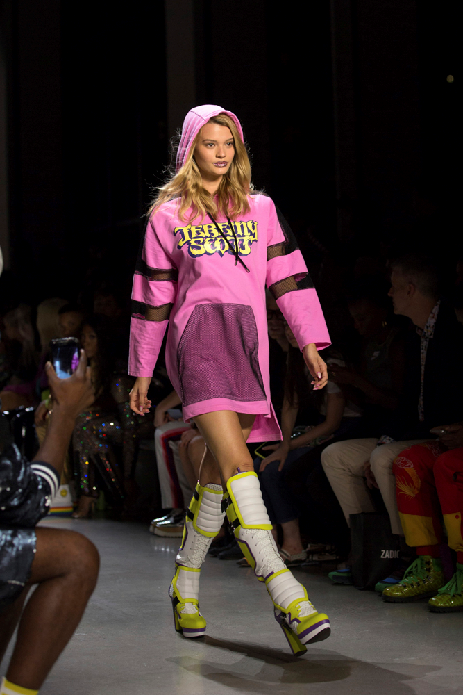 JEREMY SCOTT İLKBAHAR/YAZ 2019