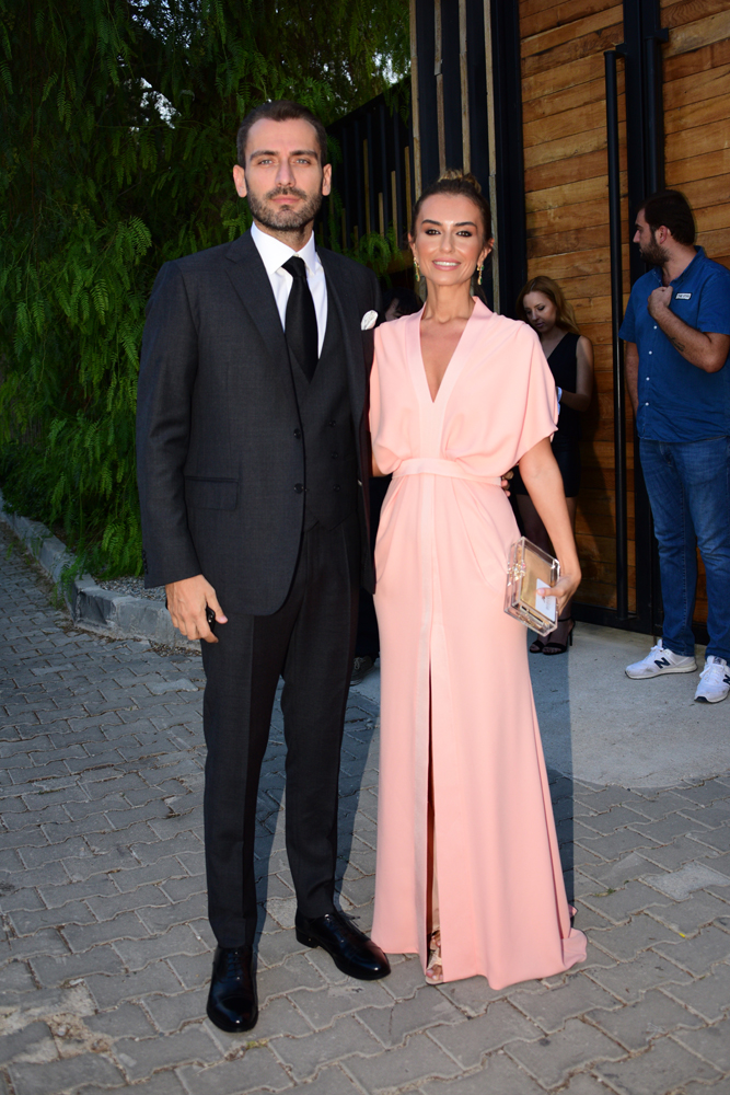 İDİL-MERT FIRAT'IN ALAÇATI'DAKİ GÜZ DÜĞÜNÜ