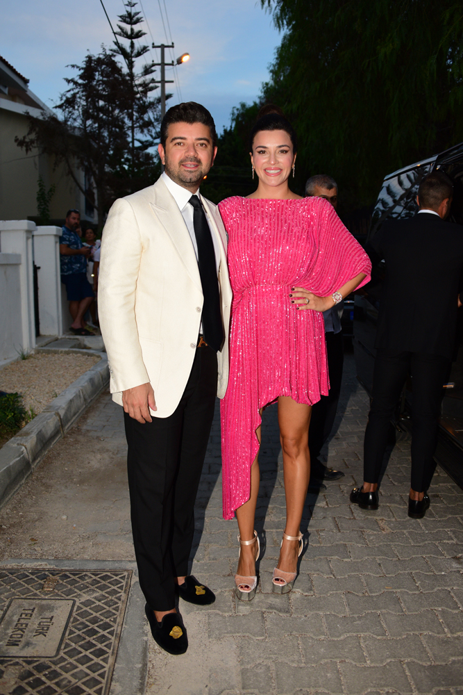 İDİL-MERT FIRAT'IN ALAÇATI'DAKİ GÜZ DÜĞÜNÜ