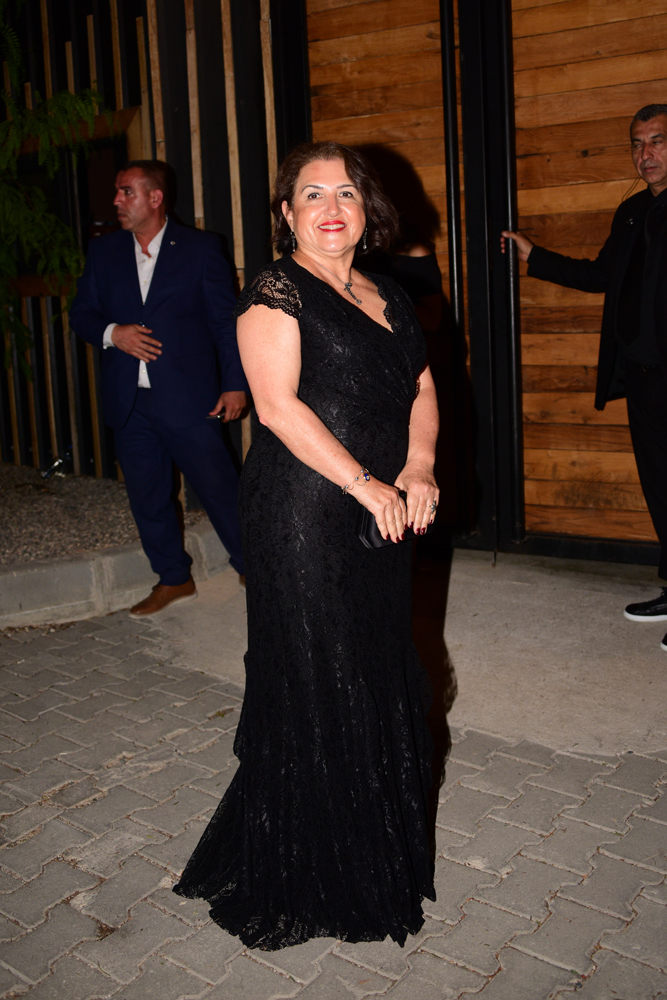 İDİL-MERT FIRAT'IN ALAÇATI'DAKİ GÜZ DÜĞÜNÜ