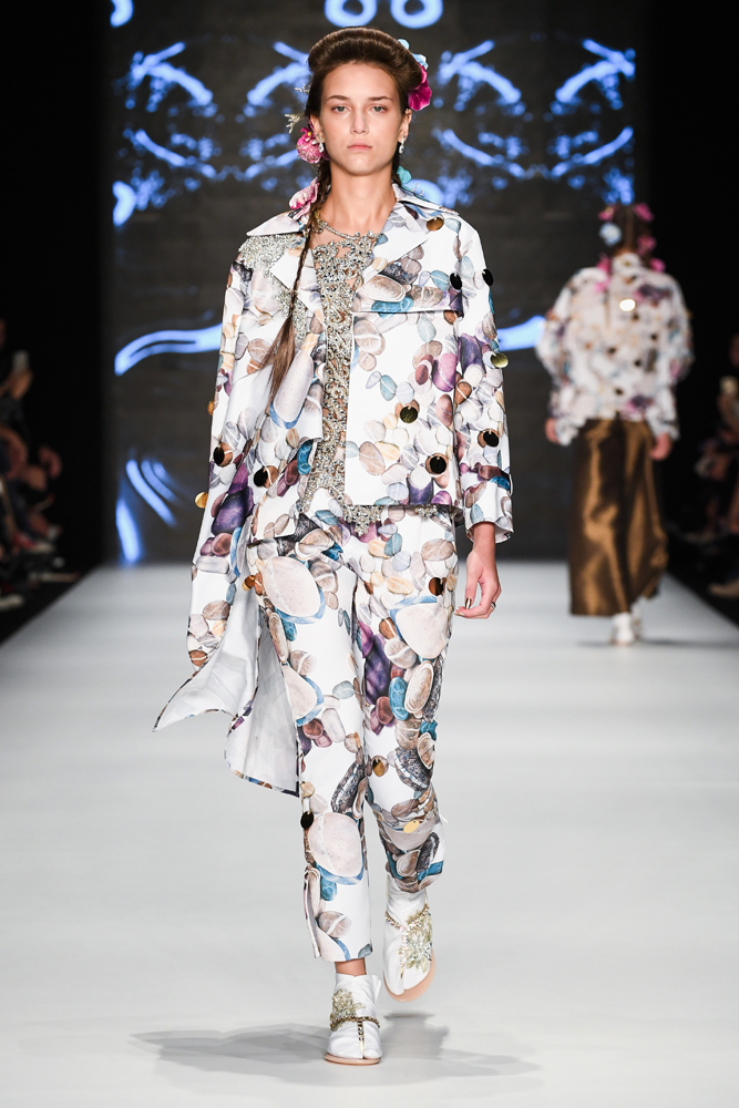 ÖZLEM SÜERİN "HEALER" KOLEKSİYONU