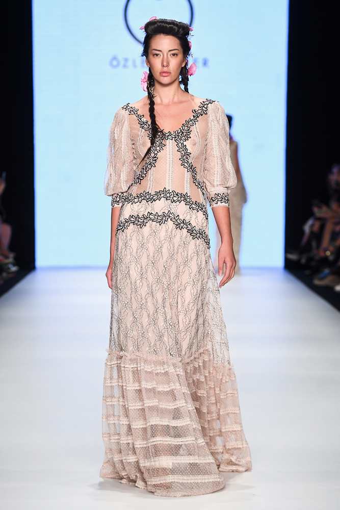 ÖZLEM SÜERİN "HEALER" KOLEKSİYONU