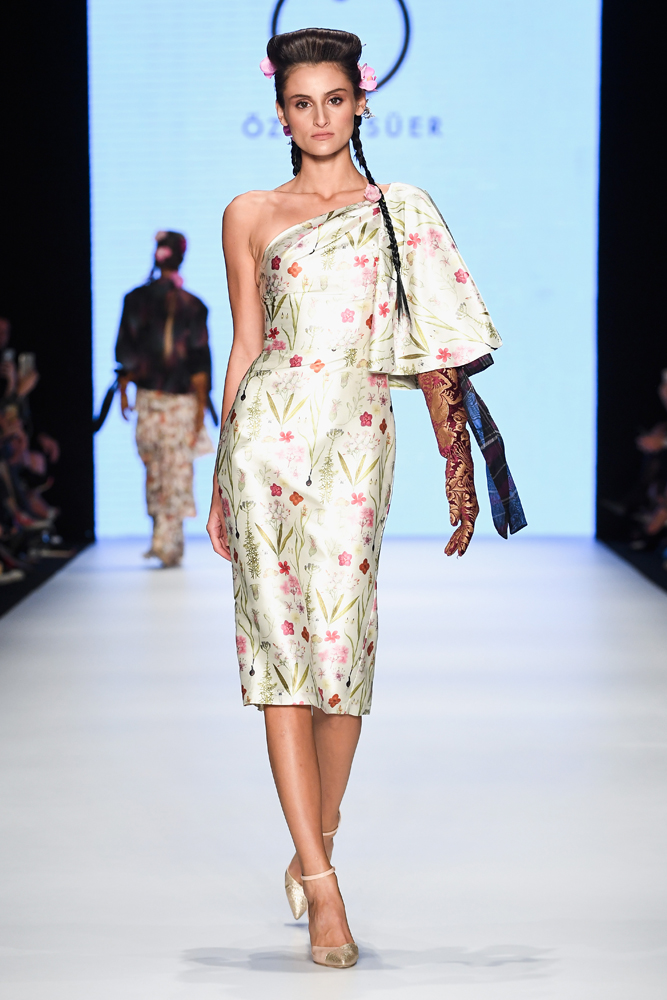 ÖZLEM SÜERİN "HEALER" KOLEKSİYONU