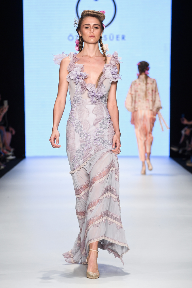 ÖZLEM SÜERİN "HEALER" KOLEKSİYONU