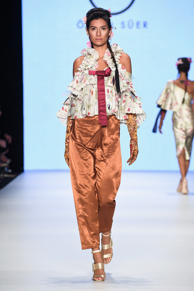 ÖZLEM SÜERİN "HEALER" KOLEKSİYONU