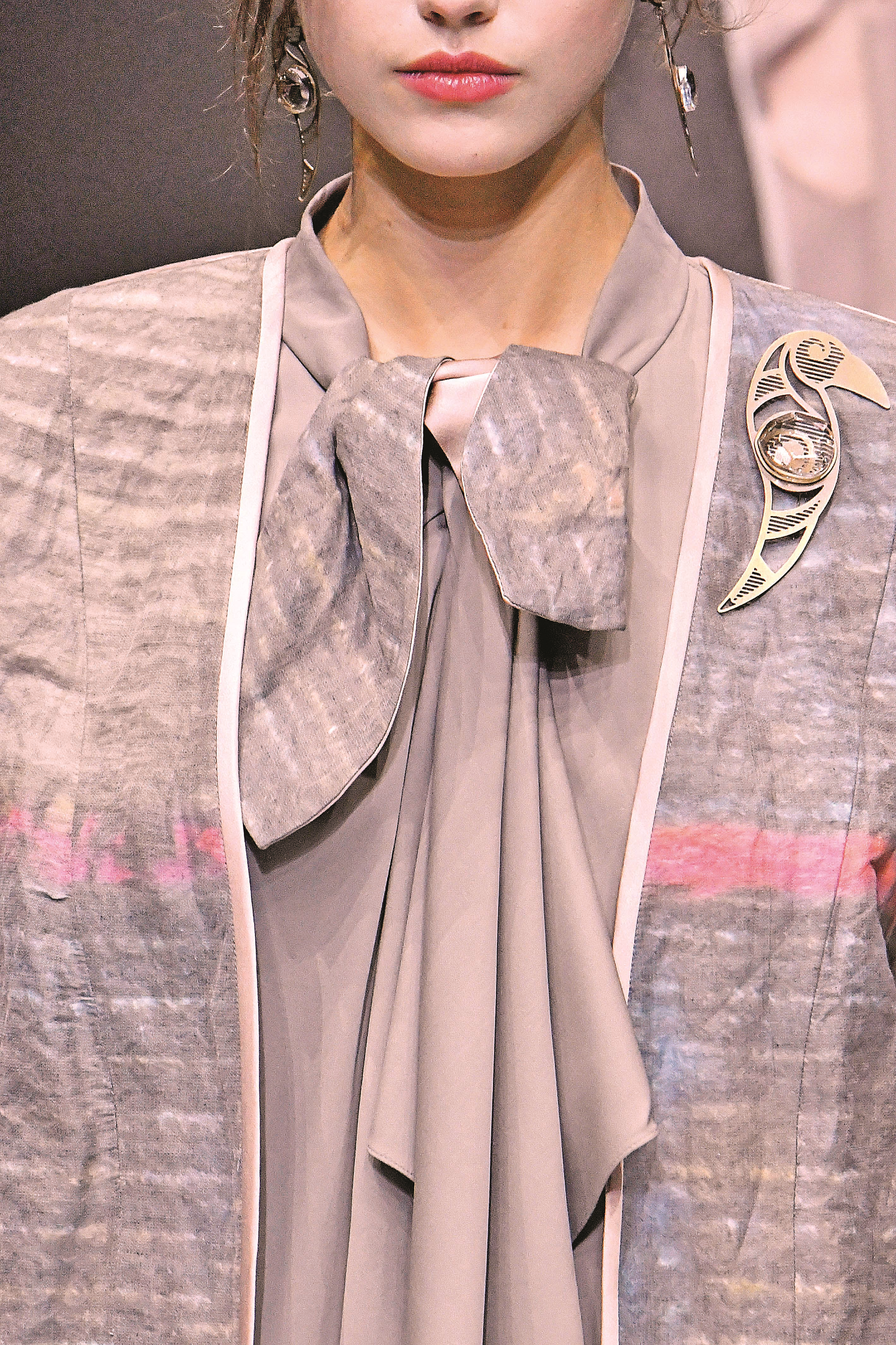 ALEM GAZETE | SEZONUN ANAHTARI BROŞLAR