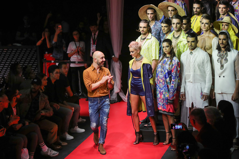 GÖKHAN YAVAŞ TASARIMLARI PODYUMDAYDI